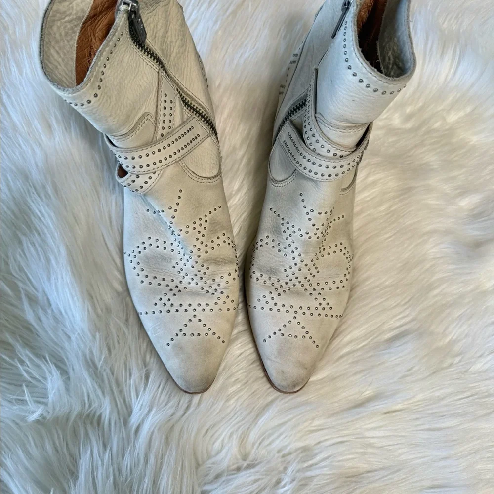 Frye Cream Western Ellen Deco Boots Sz 9 - Picture 6 of 9